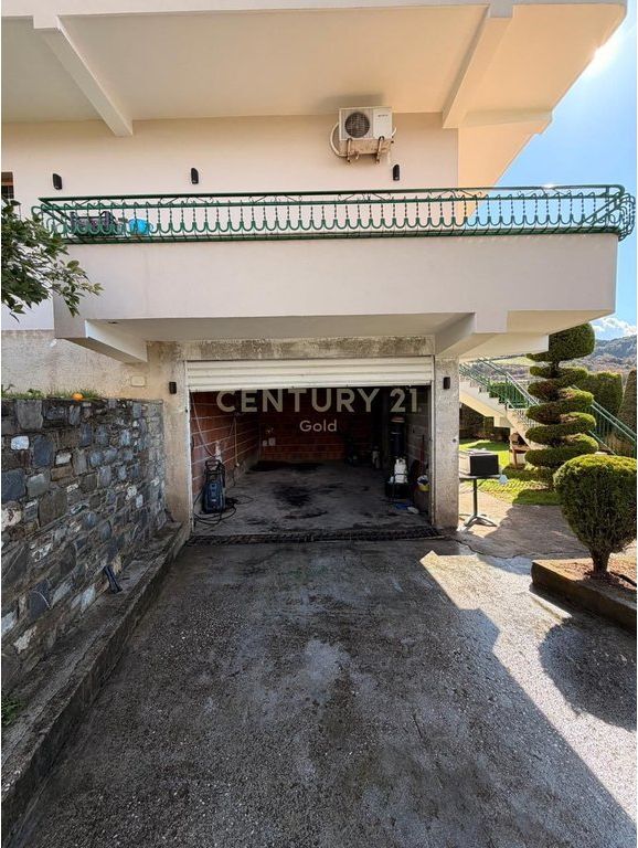 VILLA + LAND 1010M2 FOR SALE IN LANABREGAS, DAJT! 380,000 €