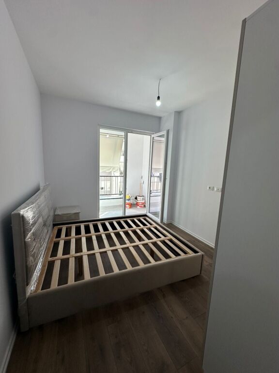 APARTAMENT ME QERA 2+1 5 MAJI 55.000 LEKE