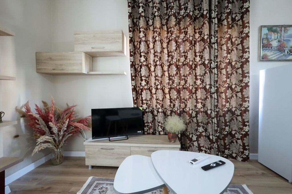 FOR RENT 1+1 APARTMENT IN FRESK NEAR HOTEL GAXHERRI