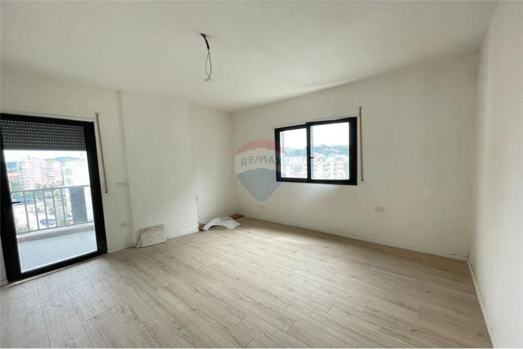 🏢 Apartament 2+1 për Shitje – pranë Bar Urban, Transballkanike, Vlorë