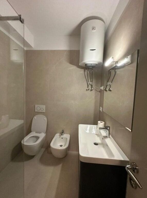 Ulet cmimi! Apartament per qira 2+1+2, Tek Vilat e Arabit, Fresk