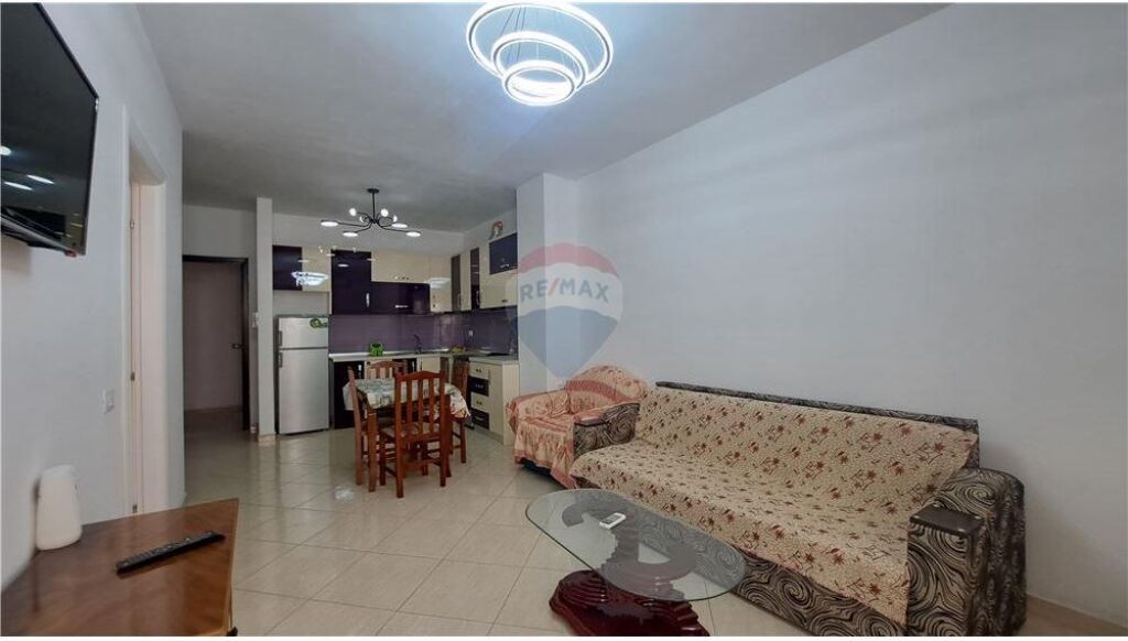 Apartment 1+1 (including a closed garage) for sale, Lungomare, Vlore