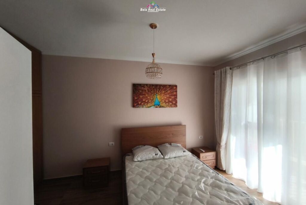 Apartament me Qera 1+1+ Post Parkim Tek Zogu i Zi ( ID B2101519) Tirane