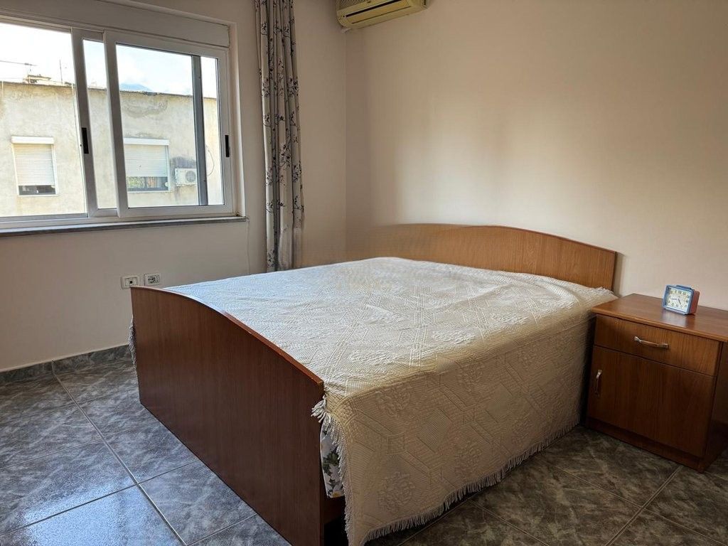 Jepet apartament 1+1 me qira në Ish-Bllok 600 € /Muaj