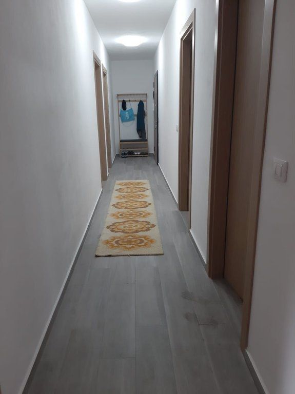 JEPET ME QIRA APARTAMENT 3+1+2 – RRUGA 5 MAJI 700 € /Muaj