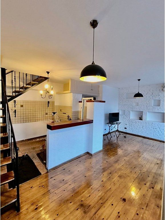 DUPLEX 2+1+2 PËR SHITJE NË ISH BLLOK – Pallatet Agimi, Tiranë