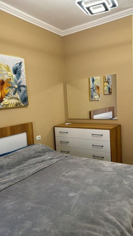 🏡 JEPET ME QIRA – RRUGA “5 MAJI”💶 Çmimi: 500 Euro/muaj