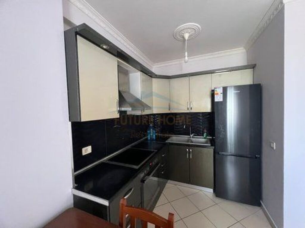 Affitto, Appartamento 2+1+2 , Via Petrela , Tirana.