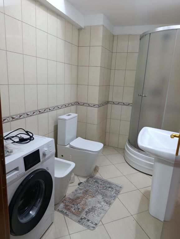 3+1+2 ME POST PARKIMI NE KOMUNE TE PARISIT ME QERA