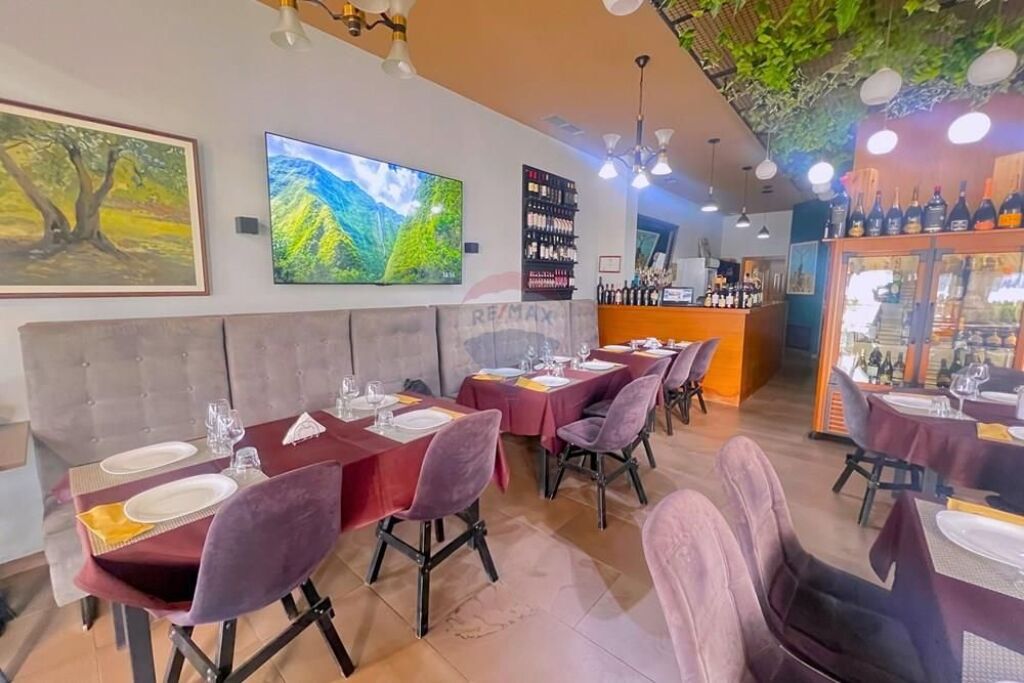 🍽️ Attività in Vendita – Ristorante in prima linea, Lungomare, Vlora