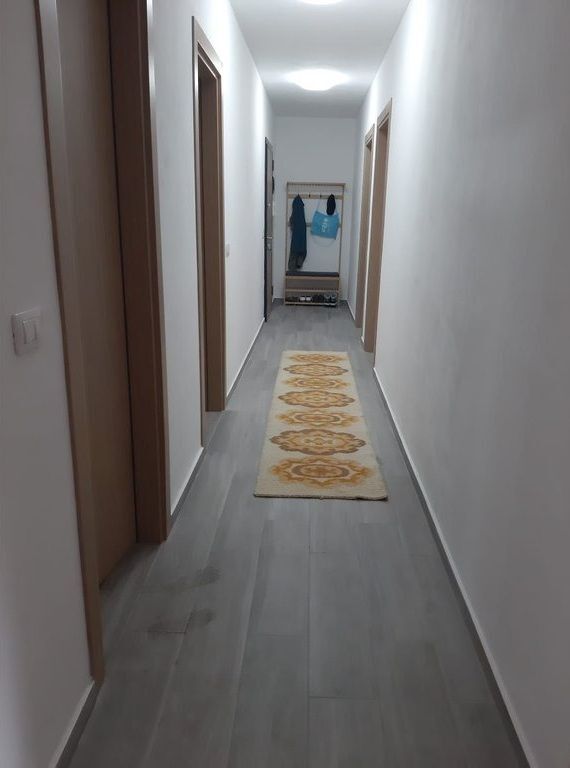 Apartament 3+1+2 me qera rruga 5 maj