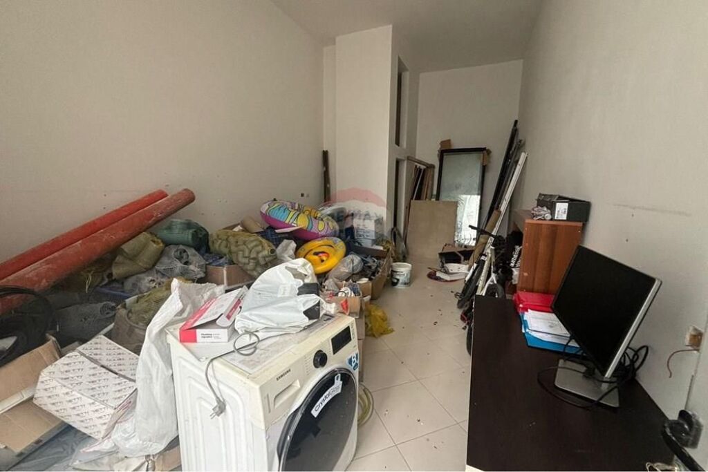 Negozio in vendita 30m/2, via Cajupi, Vlore