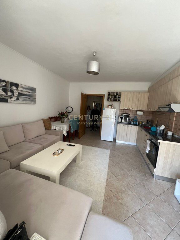 Apartament 1+1 Për Shitje prane Square 21!