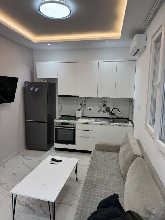 Affittasi 1+1 stanza privata a 5 Maji