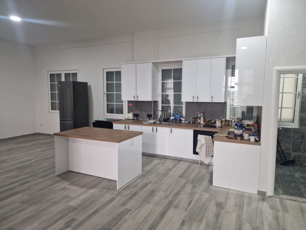 Eskluzive,Jepet me qera godine per bar-restorant-hoteleri ne Paskuqan