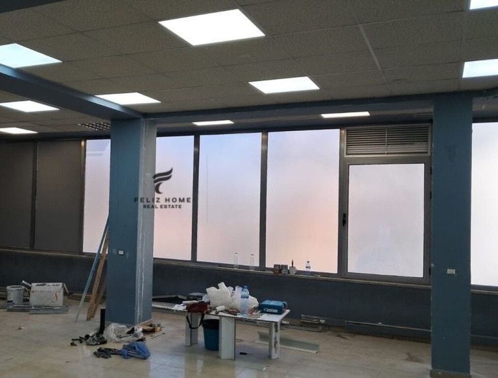 ZYRE ME QERA 200 M2 FARMACIA 10 2000 EURO