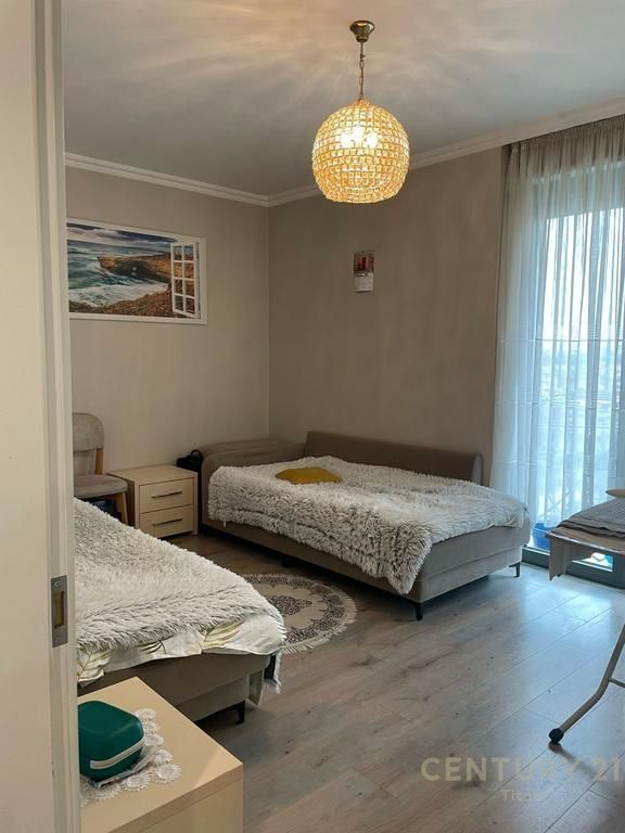 Shitet apartament modern ne kompleksin "Fiori Di Bosko".