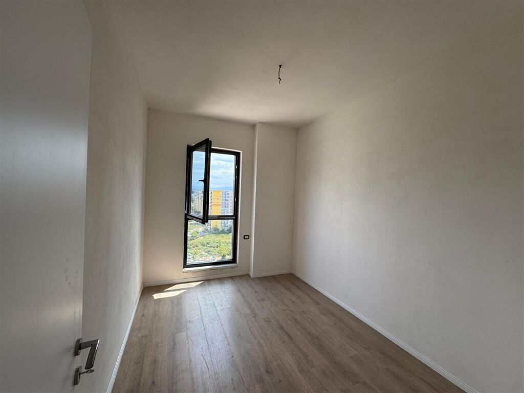 SHITET APARTAMENT 2+1 ISH FUSHA AVIACIONIT 165.000 EURO