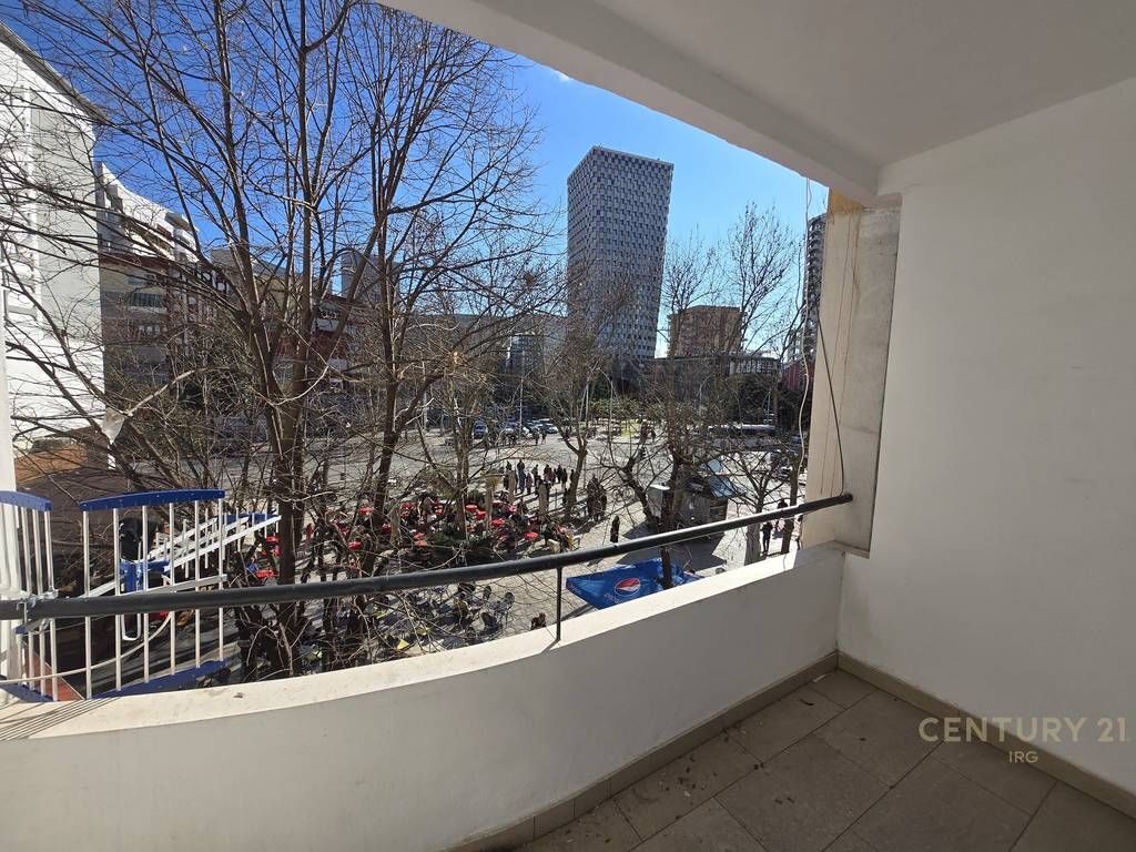 Jepet apartament Luksoz 2+1+2 për Qira tek 9 Katëshet!