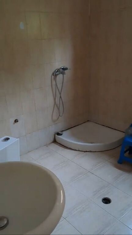 Eskluzive, Jepet me qera apartament 3+1 ne Paskuqan