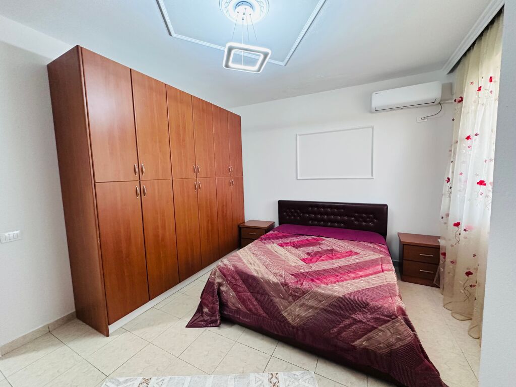 Jepet Me Qera Apartament 2+1+2 Tualete +1 Ballkon