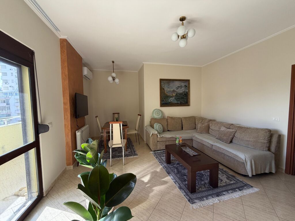 Apartament 2+1 per qera tek ish rajoni