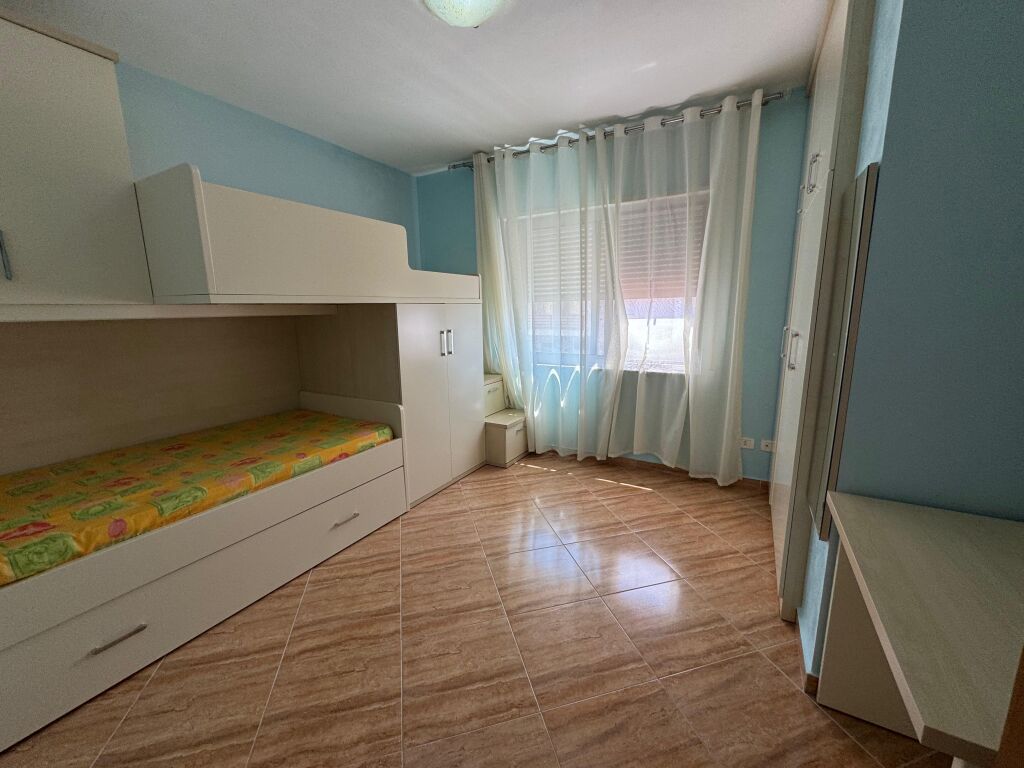 Jepet apartament me qera 2+1