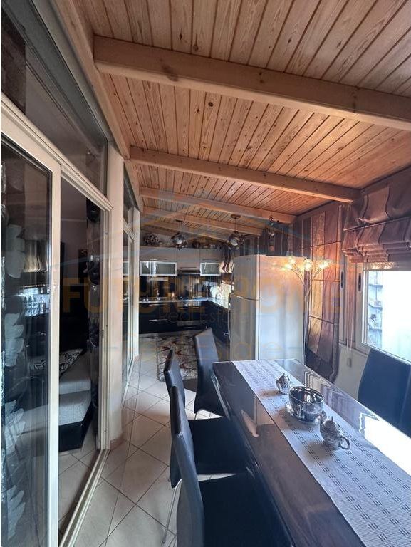 Affitto, Appartamento 2+1, Via delle Barricate, Tirana