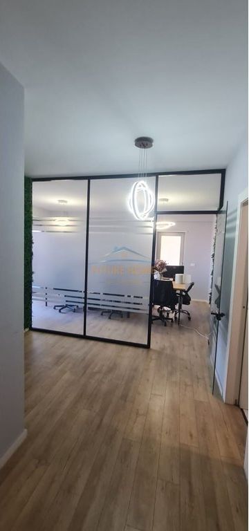 Qira, Ambient per Zyre, Zogu i Zi, Tirane !!