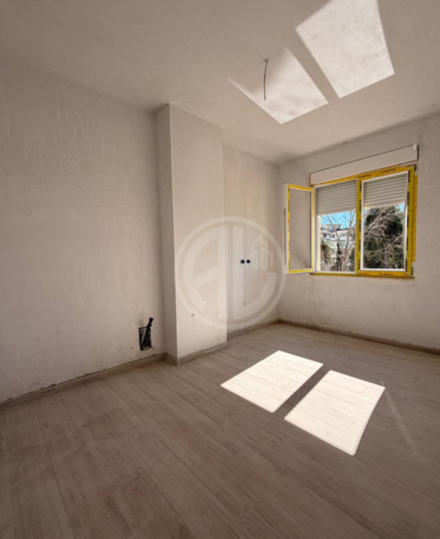 Garsoniere për shitje – Golem