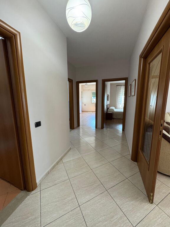 Jepet apartament me qera 2+1+2