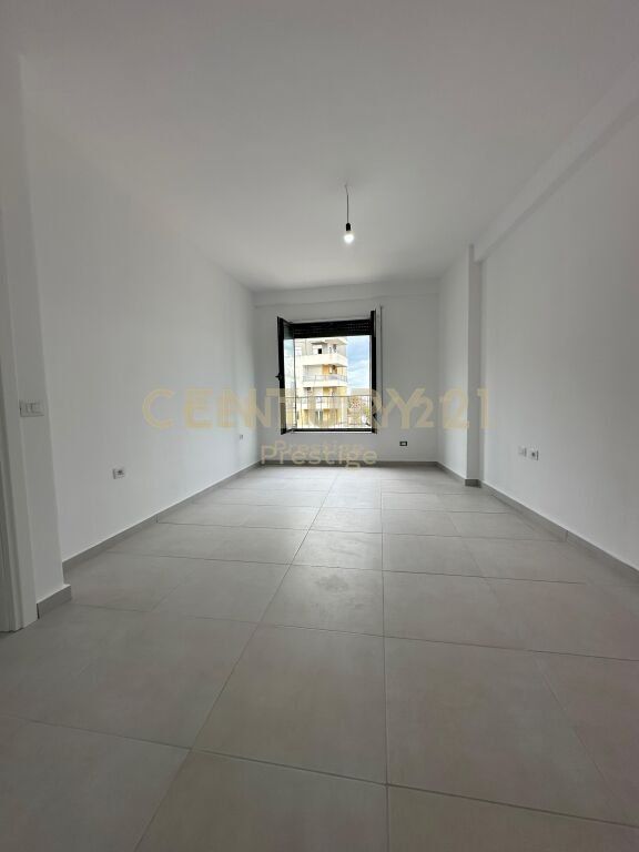 AMBIENTE UFFICIO +POSTO AUTO IN AFFITTO VICINO ALLA STAZIONE DEI TRENI!