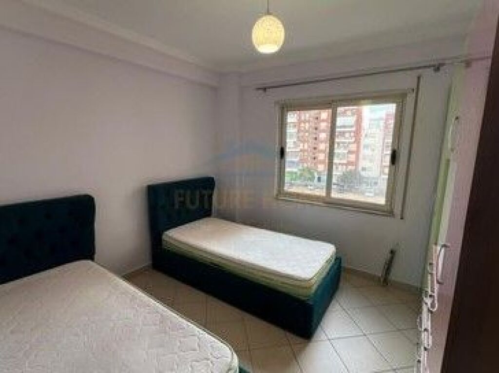 Affitto, Appartamento 2+1+2 , Via Petrela , Tirana.