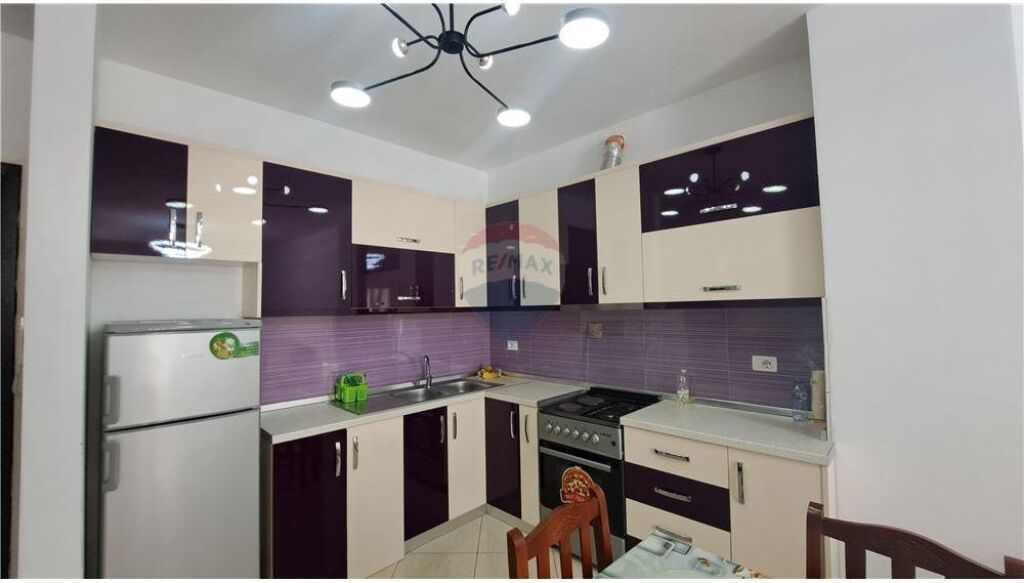 Apartment 1+1 (including a closed garage) for sale, Lungomare, Vlore