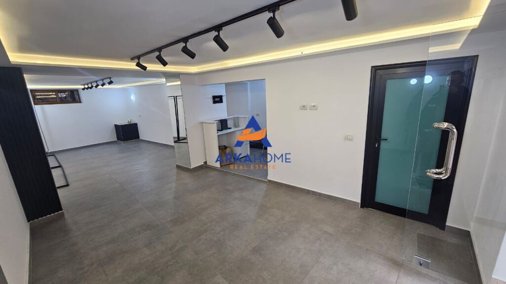 SHITET DYQAN 50M2 "NDODHET NE KRYQEZIMIN E VASIL SHANTO' 720,000 LEKE