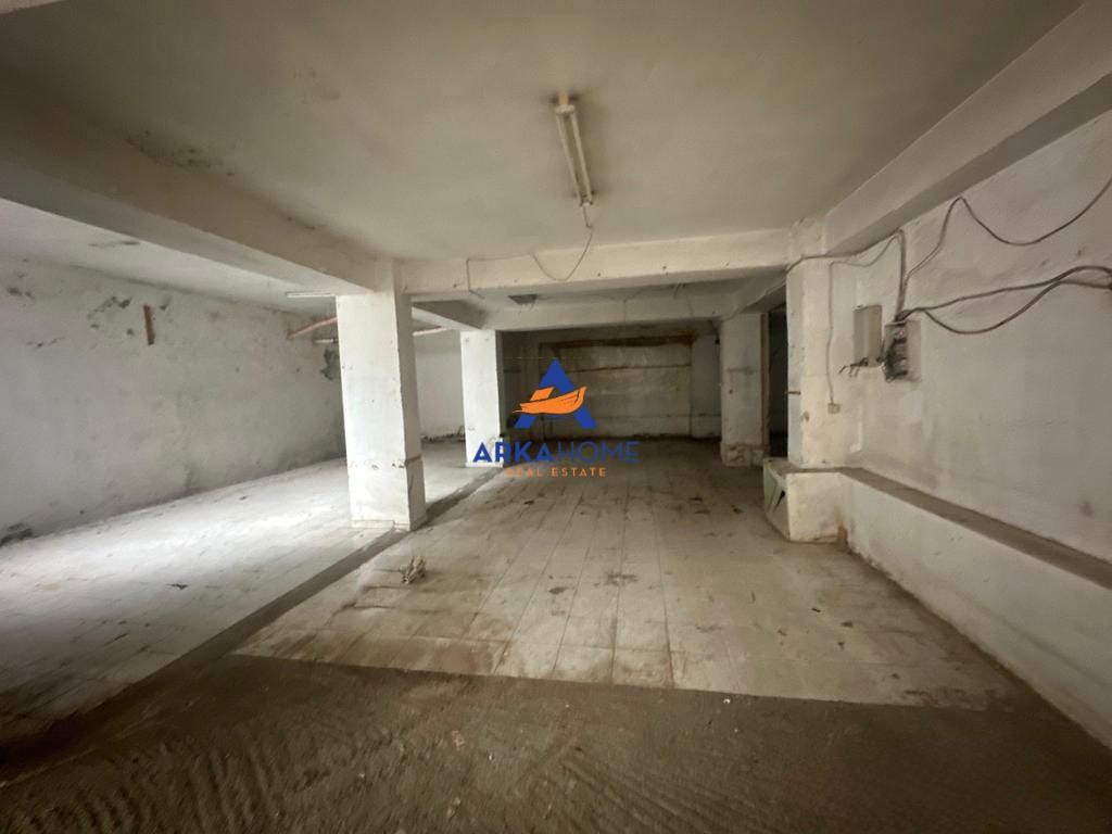 JEPET AMBIENT BIZNESI ME QERA 130M2 "PRAEN SQUARE 21" 1100 EURO