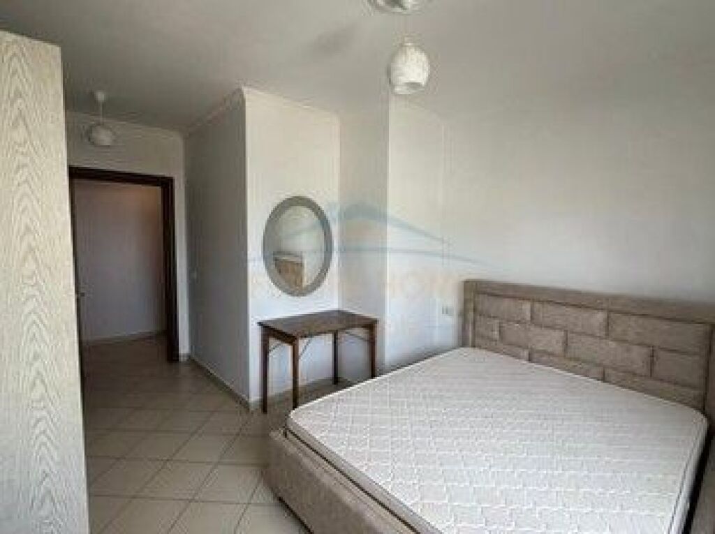 Affitto, Appartamento 2+1+2 , Via Petrela , Tirana.