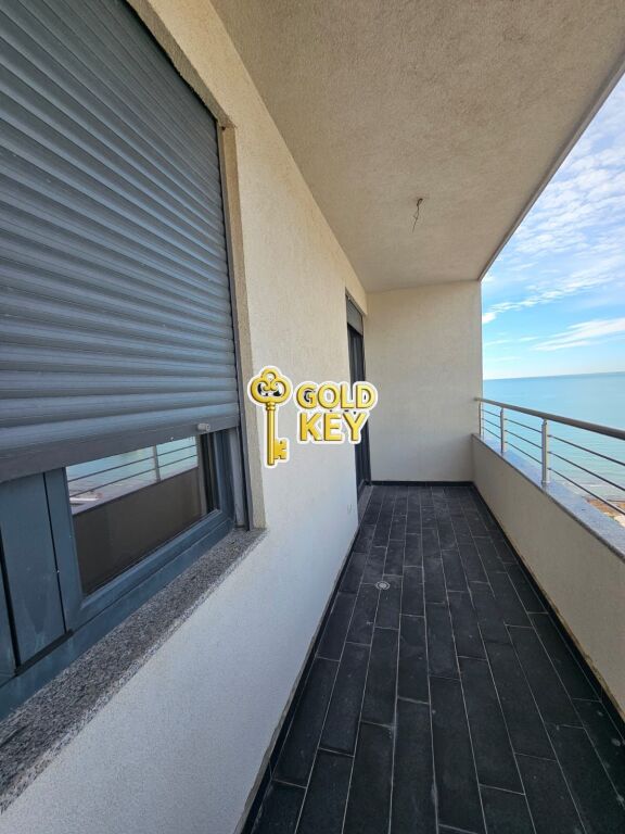 🏡 APARTAMENT LUKSOZ ME QERA 2+1 + 2 BANJO + 2 BALLKONE – Vollga, Durrës (Pamje Deti)