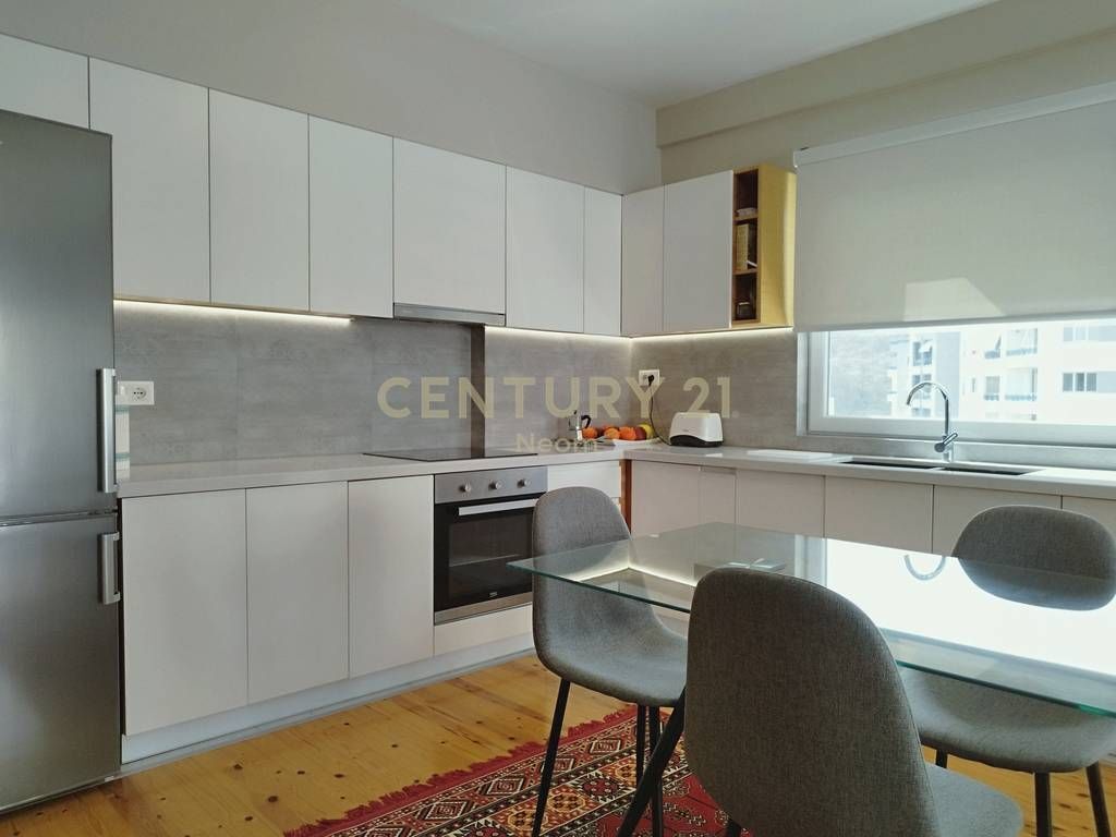 JEPET ME QIRA PENTHOUSE 3+1, KOPSHTI BOTANIK! 1,300 € /Muaj