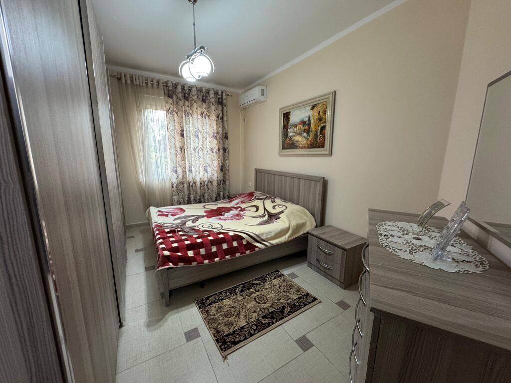 Shitet Apartament 1+1