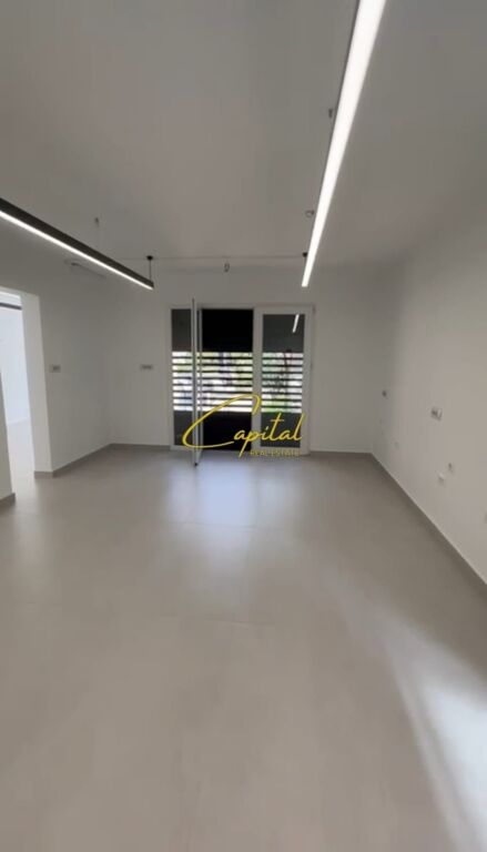 AMBIENT BIZNESI ME QIRA 110 M2 ISH BLLOKU 100.000 LEKE