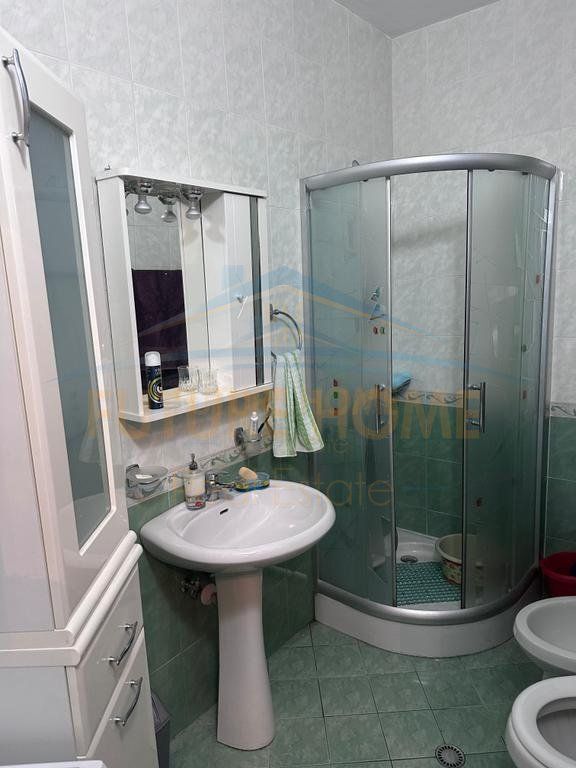 Affitto, Appartamento 2+1, Via delle Barricate, Tirana