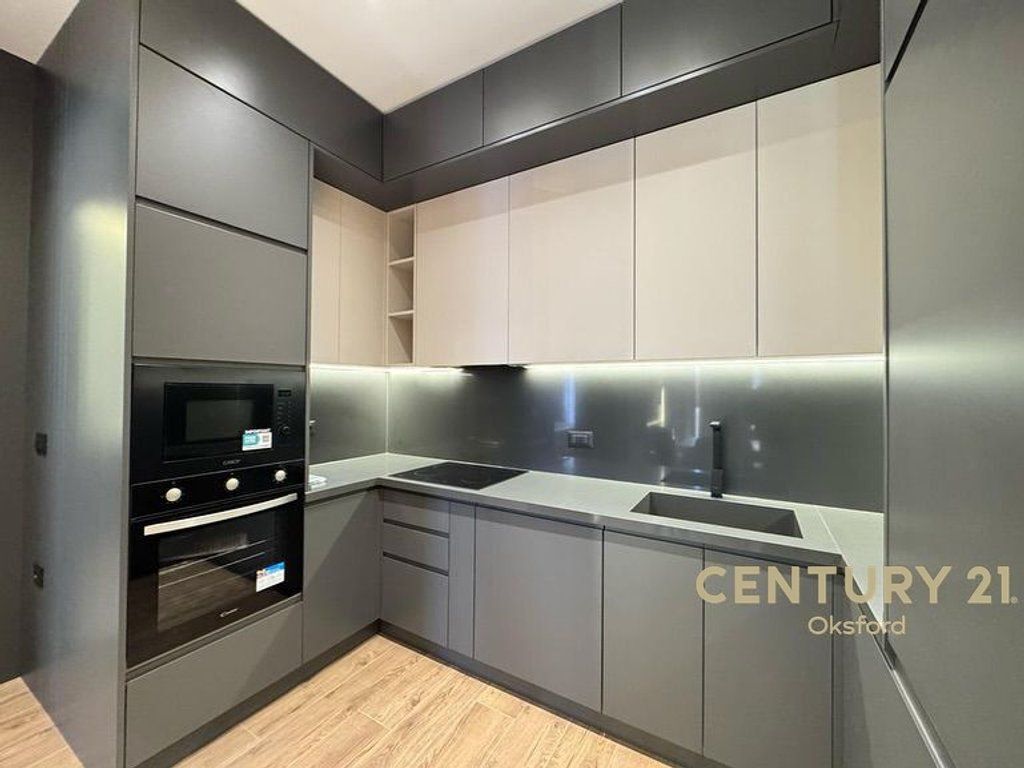 Apartament per qira 1+1+post parkimi i mobiluar, tek Kompleksi "Deliorgji"! 1,000 € /Muaj