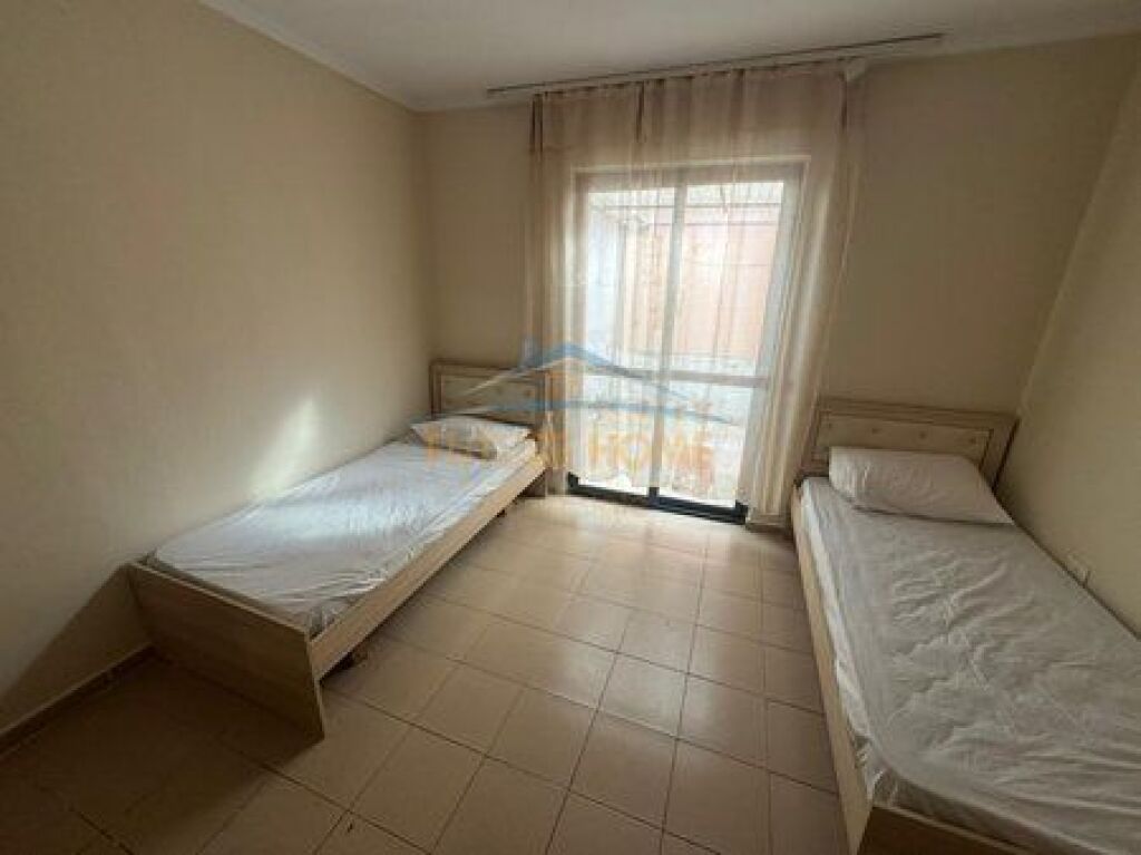 Qera , Apartament 2+1, Rruga Kongresi i Manastirit , Tirane.