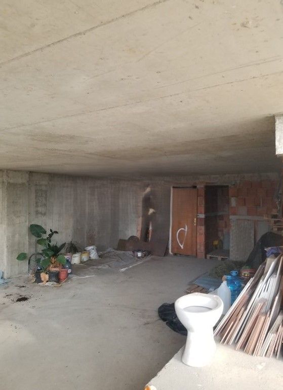 AMBIENT KOMERCIAL ME QIRA, VENDOSUR NE SHKOZE!