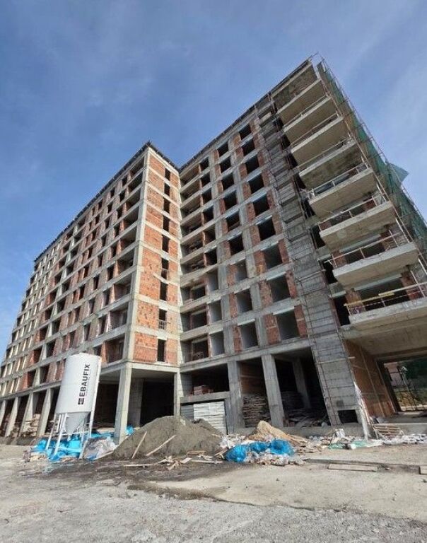 VENDESI APPARTAMENTO 2+1+2 AL KINOBLOCK IN PORCELAN!