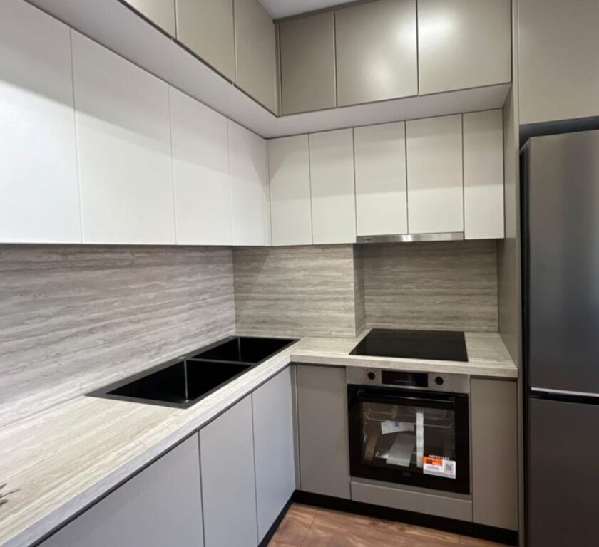 Shitet apartament 1+1