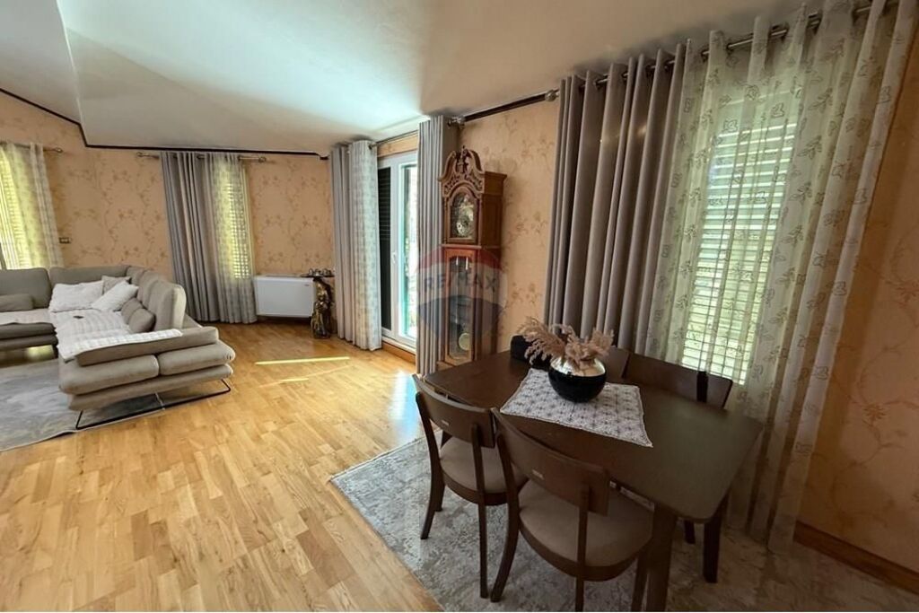 Apartament 3+1+2 +post parkimi Liqeni Thate !
