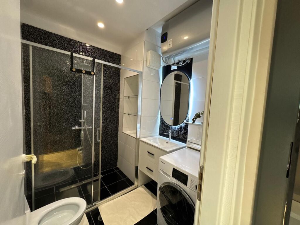 BUSINESS UNIT FOR SALE  📍 On the roadside, opposite Harry Fultz school