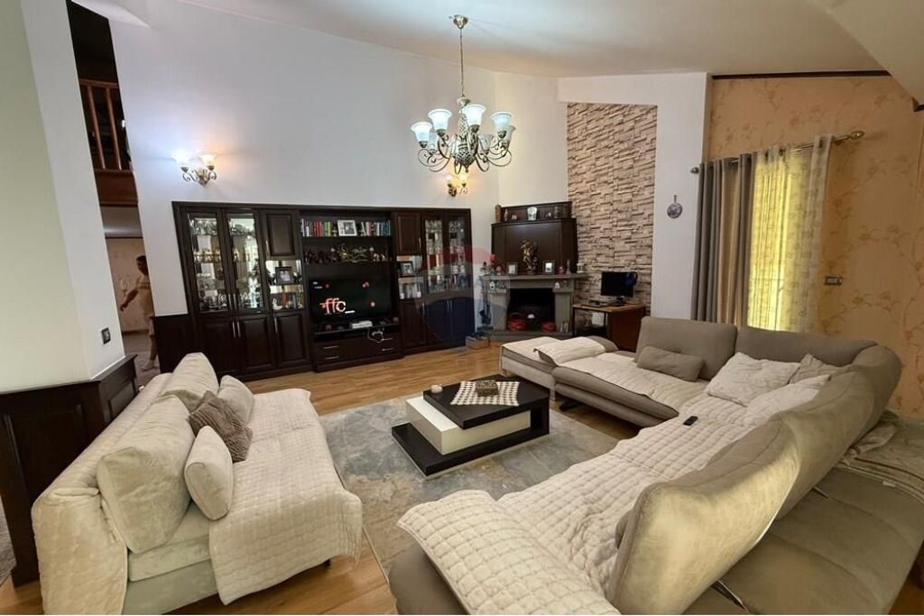 Apartament 3+1+2 +post parkimi Liqeni Thate !